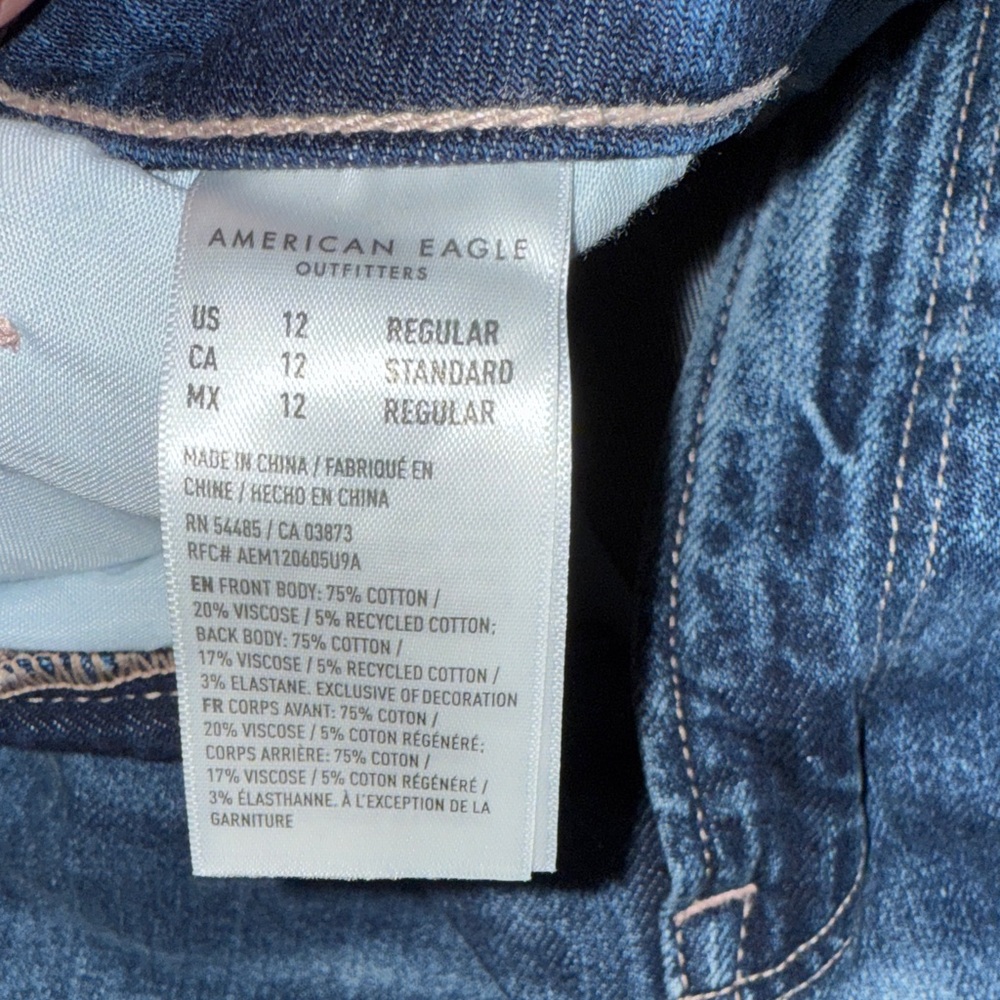 American Eagle Outfitters Ripped Dark Blue Jeans - Picture 4 of 9
